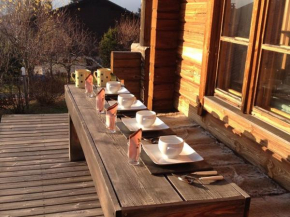 Chalet bois 9 pers, Grand confort, près pistes et commerces, Wi-Fi, Equipé, Parking, Non fumeur - FR-1-733-18